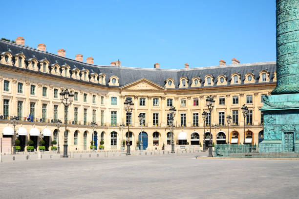 vendôme place (place vendôme está vazia durante a pandemia covid 19 na europa. - património mundial da unesco - fotografias e filmes do acervo