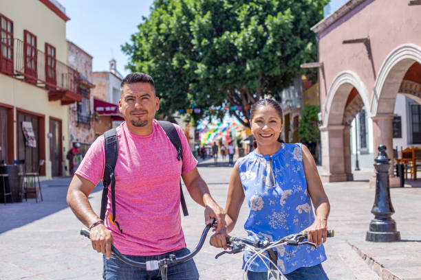 istock Latina couple, cycling 1218270068