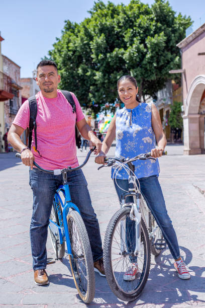 istock Latina couple, cycling 1218270087