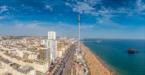 vista aérea de brighton en un día soleado, inglaterra - regency style fotografías e imágenes de stock