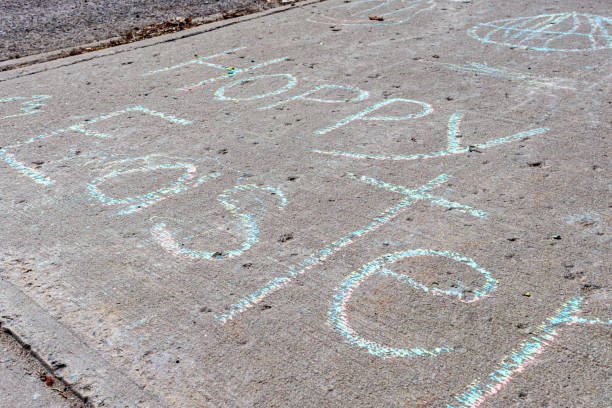 istock Sidewalk Chalk Decoration: Hoppy Easter 1218301167