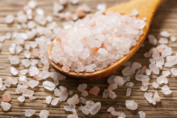 istock spoon of pink himalayan salt 1218337984