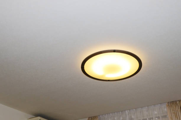 Light mounted on the ceiling in the room