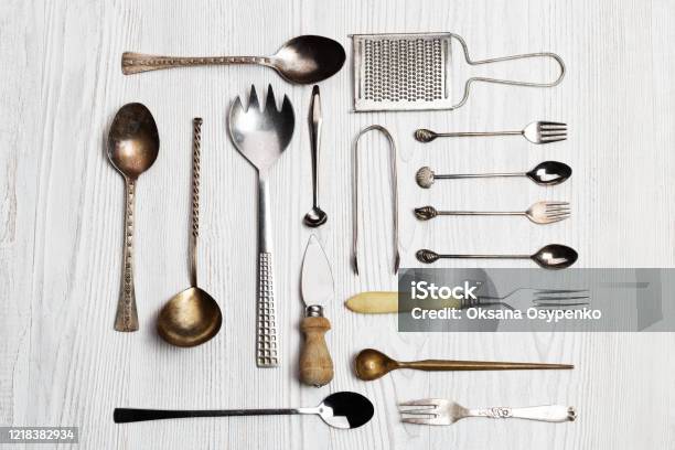 https://media.istockphoto.com/id/1218382934/photo/kitchen-utensils-background-spoons-forks-cheese-knife-grater-tongs.jpg?s=612x612&w=is&k=20&c=qRgwNOawBjtqKmV7hSIDaGDTjWeYiHC-vnuYy-XlYzU=