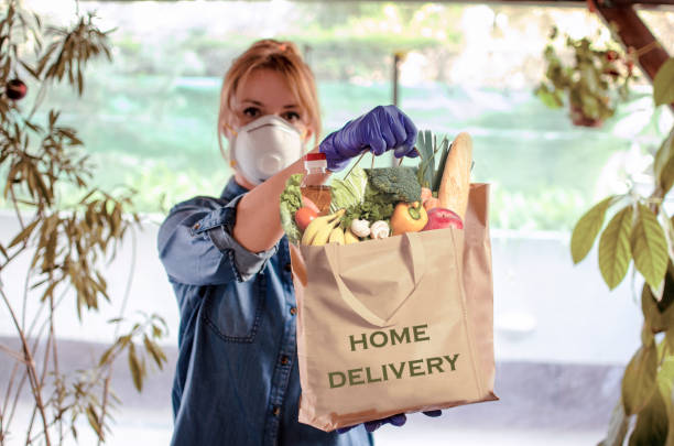 istock Everyone is going to get food in self isolation 1218392586