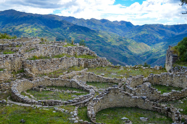 Kuelap archeological site and pre-Inca fortress, Chachapoyas, Amazonas, Peru Kuélap or Cuélap is a walled settlement located in the mountains near the towns of María and Tingo, in the southern part of the region of Amazonas, Peru. It was built by the Chachapoyas culture in the 6th century AD on a ridge overlooking the Utcubamba Valley. cajamarca region stock pictures, royalty-free photos & images