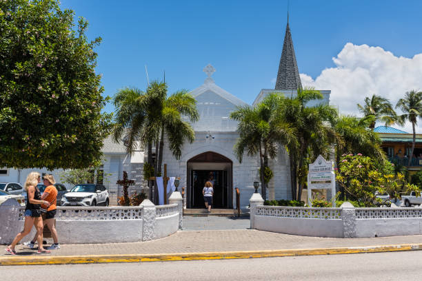 ジョージタウンのダウンタウンの中心部にある教会、グランドケイマン島、イギリス - cayman islands street georgetown cayman islands grand cayman ストックフォトと画像