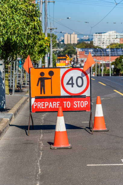 przygotuj się na zatrzymanie znaku - melbourne australia sign road zdjęcia i obrazy z banku zdjęć