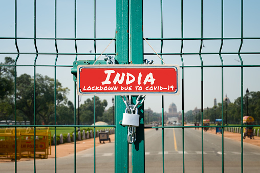 Sign teklling India is under lockdown due to the coronavirus outbreak