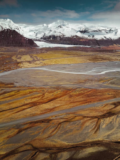 enorme paesaggio glaciale in islanda - skaftafell glacier foto e immagini stock