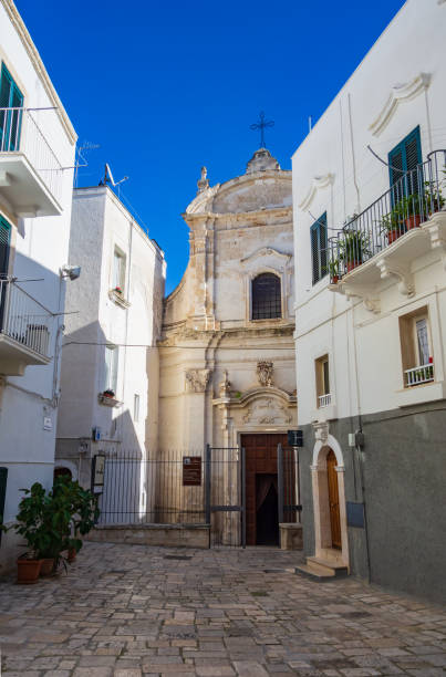 istock Alleyway. Monopoli. Puglia. Italy. 1218546498