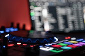 dj-laptop-controller-seitenansicht.jpg?b=1&s=170x170&k=20&c=sdwyGxKGtI4iZGc6X6K4XrgA1YVd3dvv-EeoEKuC4vk=