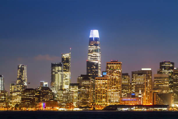 istock Modern San Fran wallpaper 1218592589