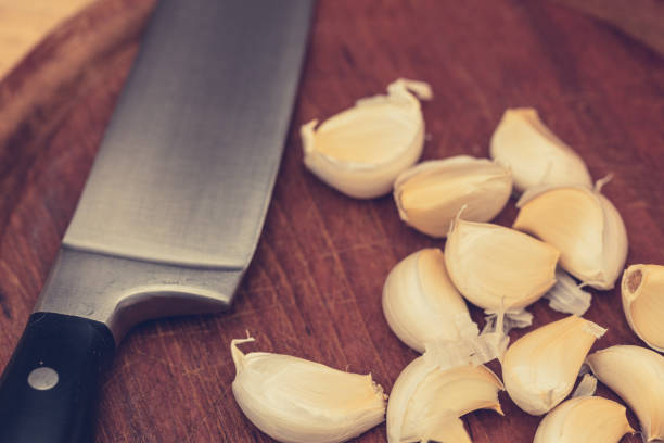 istock Garlic cloves, close-up 1218630325