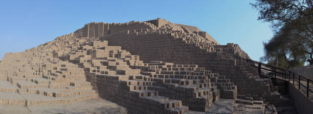 The Pre-Inca site of Huaca Pucllana, in Miraflores, Lima, Peru Huaca Pucllana or Huaca Juliana is a great adobe and clay pyramid located in the Miraflores district of central Lima, Peru, built from seven staggered platforms. huari stock pictures, royalty-free photos & images