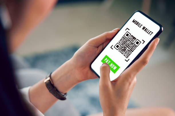 woman using smartphone for qr code payment mobile banking on application wallet. - carteira de identidade imagens e fotografias de stock