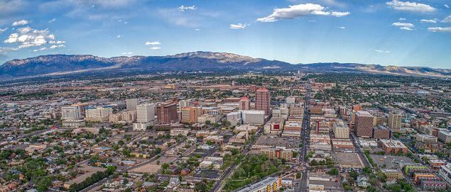 Vista aérea de Albuquerque, la ciudad más grande de Nuevo México photo