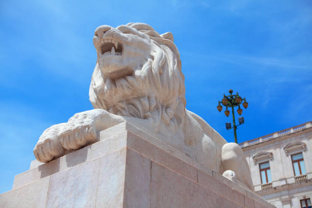 sculpture of lion in Lisbon