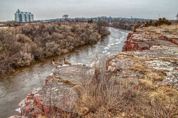 los dell son una característica geológica única de dakota del sur - big sioux river fotografías e imágenes de stock