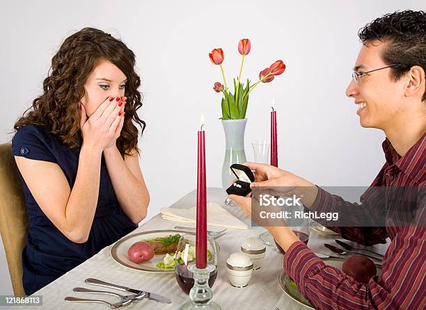 Photo libre de droit de Dîner Pour Deux banque d'images et plus d'images libres de droit de Adulte - Adulte, Alcool, Aliment