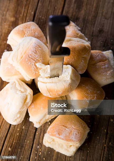 Foto de Pão Em Madeira e mais fotos de stock de Abundância - Abundância, Alimentação Saudável, Amontoamento