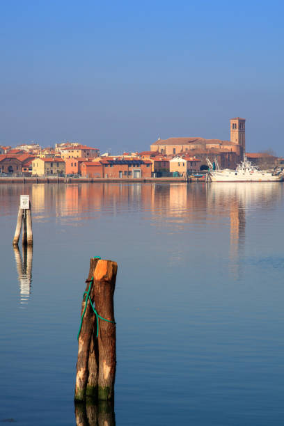 ヴェネツィアのラグーンの小さな町、キオッジャ - chioggia ストックフォトと画像