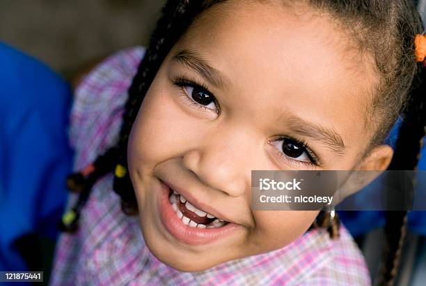 Adorabile - Fotografie stock e altre immagini di 4-5 anni - 4-5 anni, Afro-americano, Allegro