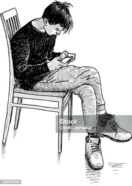 Sketsa Remaja Lakilaki Duduk Di Kursi Dan Melihat Ponselnya Ilustrasi