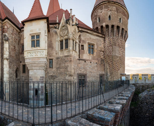 corvin castle - hunedoara, rumunia - gabriel_i zdjęcia i obrazy z banku zdjęć
