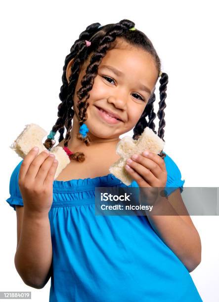 Photo libre de droit de Fille Avec Un Sandwich banque d'images et plus d'images libres de droit de Enfant - Enfant, Bonheur, Fond blanc