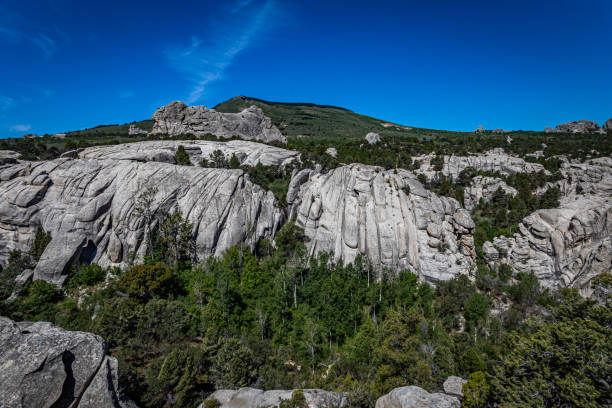 city of rocks, idaho - idaho rock climbing city of rocks mountain imagens e fotografias de stock