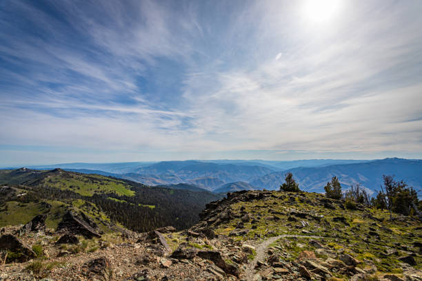 istock Heavens Gate Vista 1218844451