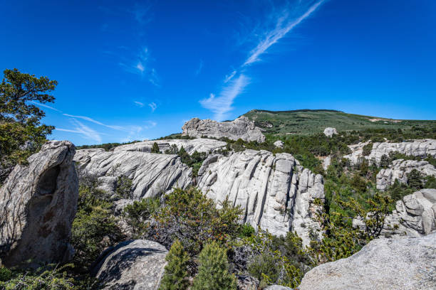 city of rocks, idaho - idaho rock climbing city of rocks mountain imagens e fotografias de stock