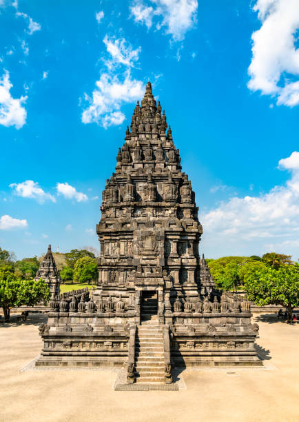 temple de prambanan près de yogyakarta en indonésie - borobudur ruins photos et images de collection