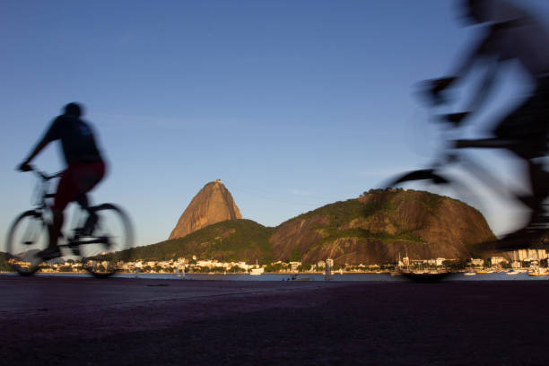 sugar loaf rio de janeiro - brazil bicycle rio de janeiro outdoors stock-fotos und bilder