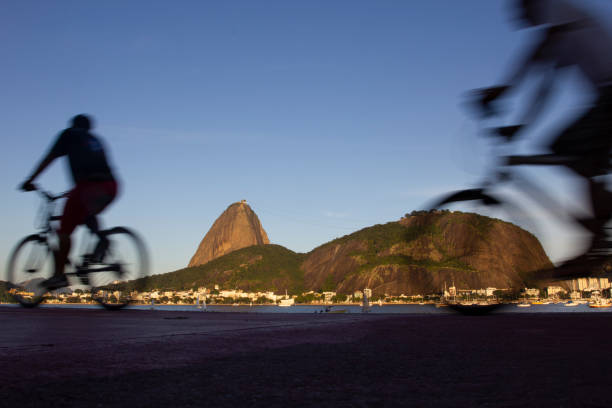 pan di zucchero rio de janeiro - brazil bicycle rio de janeiro outdoors foto e immagini stock