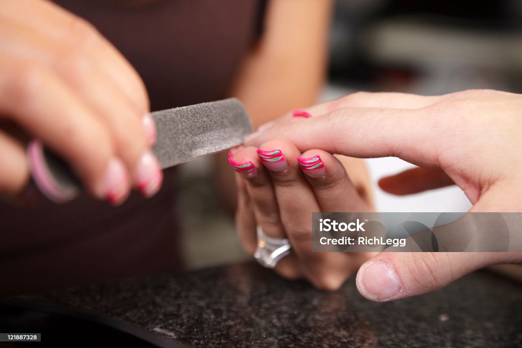 Manicure primo piano - Foto stock royalty-free di Adulto