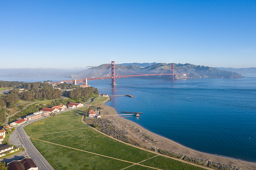 Vista aérea del Presidio y el puente Golden Gate photo