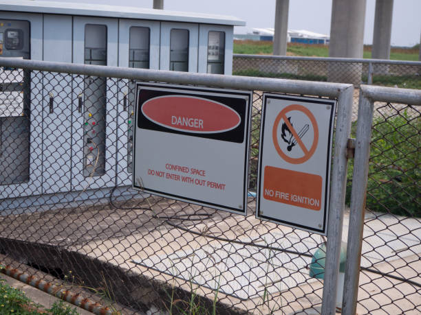 istock Restricted Area Sign on wire mesh fence 1218905336