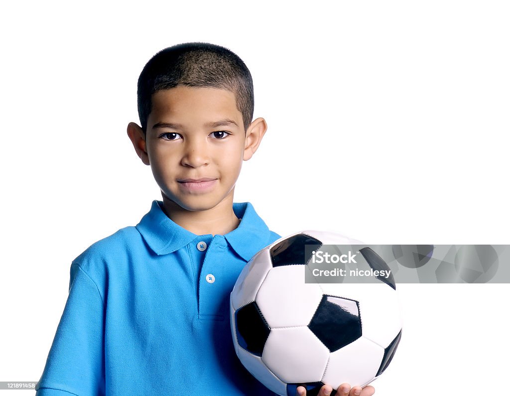 小さな男の子に、サッカーボール - サッカーボールのロイヤリティフリーストックフォト
