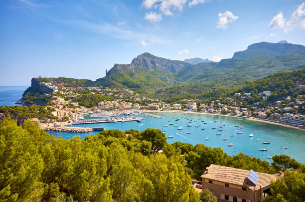 istock Port de Soller on a sunny day, Mallorca. 1218951585