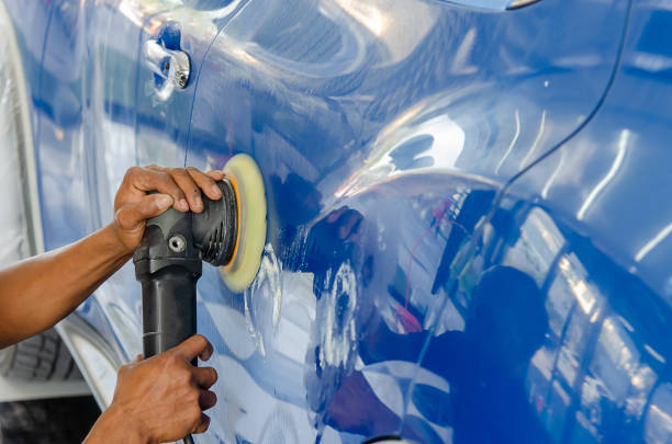 istock Polishing cars 1218959747