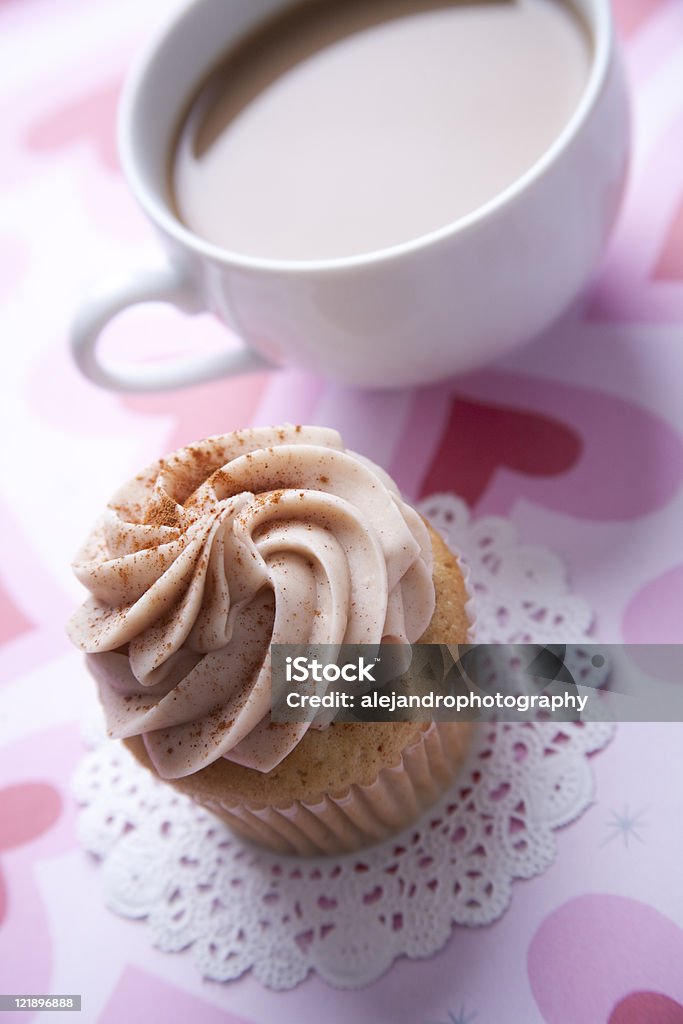 Cynamon Przyprawa cupcake i filiżanką kawy - Zbiór zdjęć royalty-free (Bez ludzi)