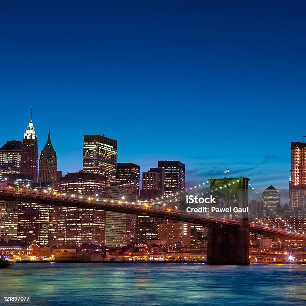 ブルックリン橋の夜 - つり橋のストックフォトや画像を多数ご用意 - つり橋, イルミネーション, カラー画像