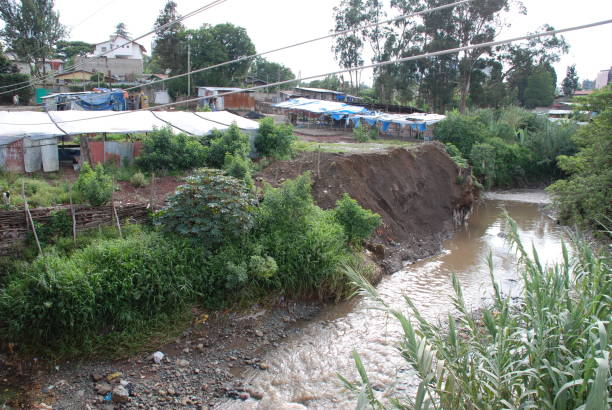 エチオピアのアディスアベバ市の雨収集溝 - africa rain east africa ethiopia ストックフォトと画像