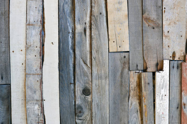 pannelli murali in legno recuperato. - wood reclaimed abstract dark foto e immagini stock