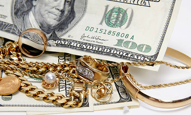 ゴールドのジュエリーの購入 - gold jewelry ring scrap metal ストックフォトと画像