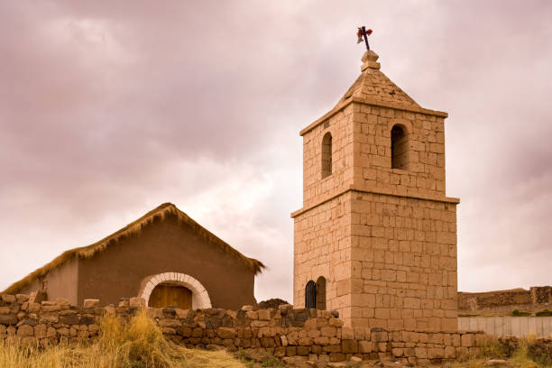 Iglesia Desierto De Atacama Chile - Banco de fotos e imágenes de stock -  iStock