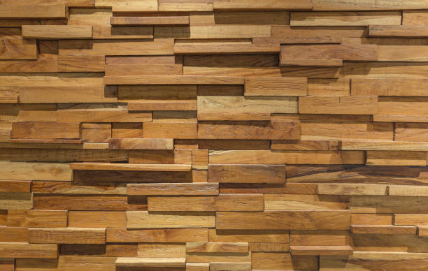 textura de paneles de pared de madera escalonada - old plank outdoors selective focus fotografías e imágenes de stock