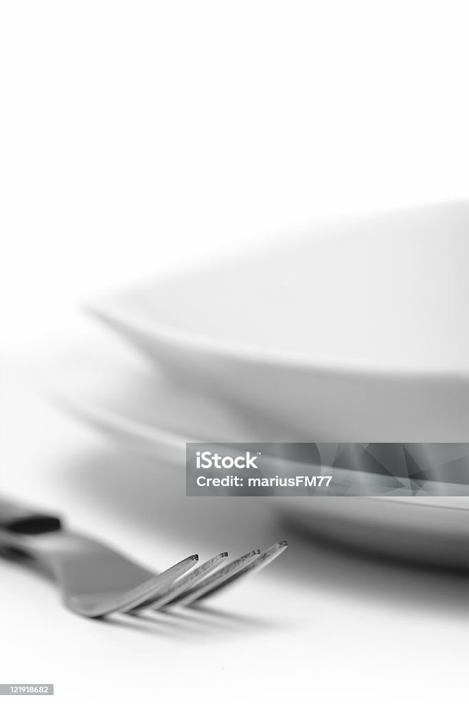 Белая тарелка, вилка -series - Стоковые фото Без людей роялти-фри